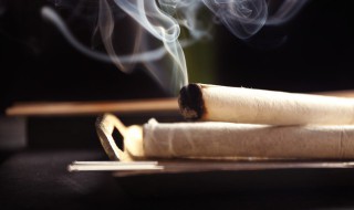 艾灸盒如何清洗（艾灸盒如何清洗油污）