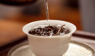 泡好的茶水可以放多久（泡好的茶水可以放多久不变质）