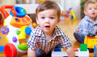孩子第一次上幼儿园为什么会哭（第一次上幼儿园会哭多久）