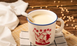 榨汁机可以榨豆浆吗（美的榨汁机可以榨豆浆吗）