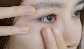 眼角鱼尾纹去除方法（眼角鱼尾纹去除方法小窍门）
