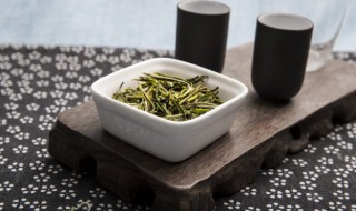 茶叶选购的基本技巧（茶叶选购的基本技巧是一看二闻）