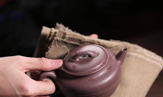 如何清洗紫砂壶（如何清洗紫砂壶内壁的茶垢）
