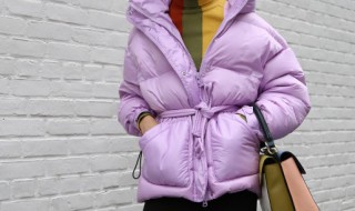 洗完羽绒服里面全是块怎么办（羽绒服洗成一块一块怎么办）