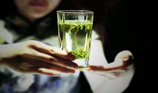 绿茶不能和什么一起喝 绿茶不可以跟什么一起吃