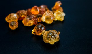 桃胶的功效与作用及禁忌（桃胶的功效与作用及禁忌和副作用）