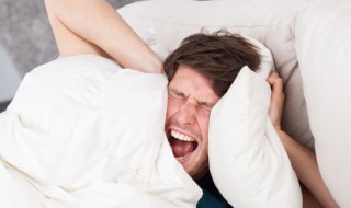 晚上睡觉发热失眠 晚上睡觉发热失眠耳鸣