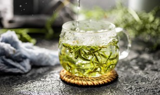 常喝茶叶水有什么好处和坏处（女人常喝茶叶水有什么好处和坏处）