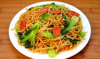 炒面热量（炒面热量高吗,减肥期间能吃吗）