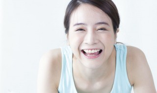 酸奶洗脸有什么好处（酸奶洗脸有什么好处和功效）