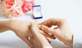 十个手指戴戒指的意义