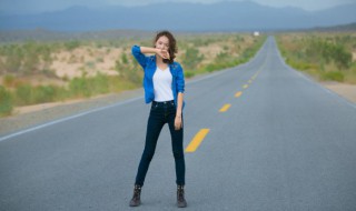 黑色裤子配什么上衣好看 冬天黑色裤子配什么上衣好看