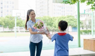教师节跟老师送什么 教师节跟老师送什么花