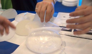 隆胸有什么坏处吗（隆胸有什么坏处吗）