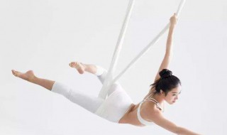空中瑜伽的好处 空中瑜伽和地面瑜伽哪个更好