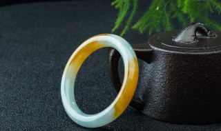 戴玉手镯的好处和禁忌（戴玉手镯子对女人有什么禁忌）