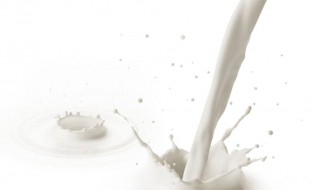 纯牛奶洗脸的好处（纯牛奶洗脸的好处与功效）