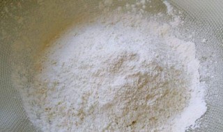 全麦粉和小麦粉的区别是什么（全麦粉和小麦粉的区别是什么哪个热量低）