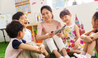 幼儿园送礼给老师怎么送（给幼儿园老师送礼怎么送出去）