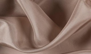 真丝衣服怎么洗涤和保养方法 真丝衣服用什么洗涤剂洗最好