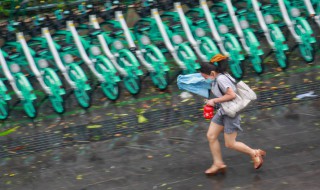 狂风暴雨幽默的说说 狂风暴雨的句子适合发朋友圈