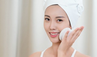 化妆水和爽肤水有什么不同（化妆水和爽肤水哪个更好）