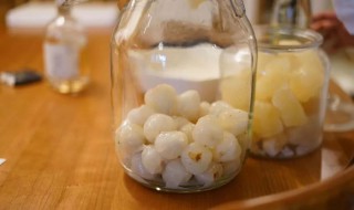 泡荔枝酒可以中途打开吗（泡荔枝酒可以中途打开吗视频）