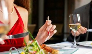 与女子进餐时的注意事项（和女士吃饭注意事项）