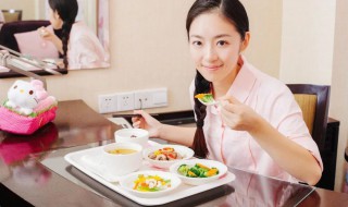 坐月子不能吃哪些东西（剖腹产坐月子不能吃哪些东西）