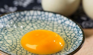 发烧能不能吃鸡蛋（发烧能不能吃鸡蛋面条）