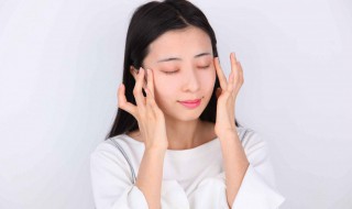 正确涂眼霜的手法（正确涂眼霜的手法,是由内而外还是外而内）