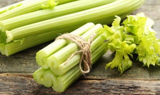 芹菜应该怎么栽（芹菜应该怎么栽培）