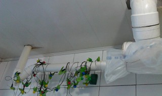 室内漏雨打湿怎么处理（屋内漏雨怎么处理）
