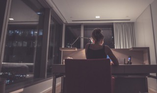 熬夜的说说 熬夜的说说伤感句子