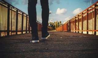 站在山顶的人生感悟（站在山顶的人生感悟简短）