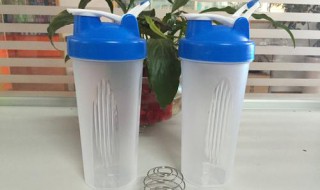 摇摇杯的使用方法（特百惠摇摇杯的使用方法）
