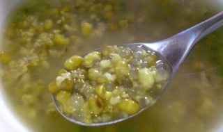 煮绿豆水的正确方法（电饭煲煮绿豆水的正确方法）