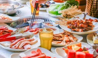 自助餐怎么吃最划算（海鲜自助餐怎么吃最划算）