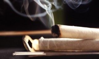 艾灸膝盖的正确方法 艾灸膝盖的正确方法视频