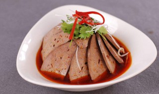猪肝相克的食物有哪些（猪肝相克相宜的东西）
