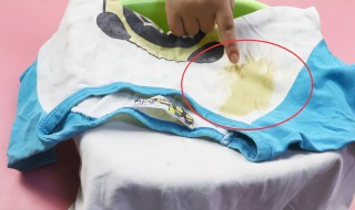 衣服上染了颜色怎样可以洗掉（衣服上染颜色了有什么小妙招吗）