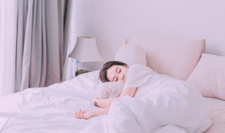 怎样哄女朋友睡觉（怎样哄女朋友睡觉的睡前故事）