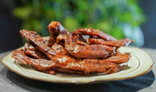 怎么选择冻鸭翅（冻鸭翅怎么做好吃）