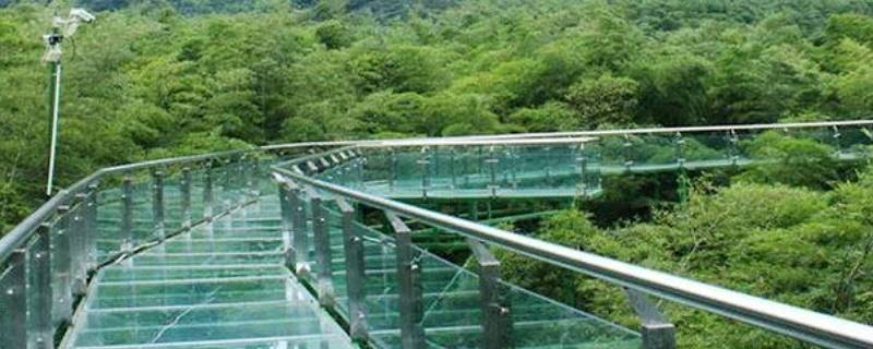 镇江玻璃栈道在哪里（镇江旅游景点玻璃栈道）
