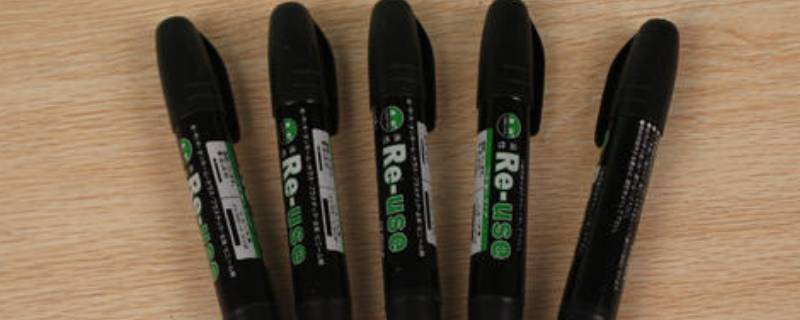 油性笔写在家具上怎么擦掉（油性笔写在木桌上怎么擦掉）