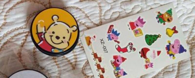 贴纸贴在桌上很难撕掉怎么办 贴贴纸粘在桌上撕不掉怎么去掉