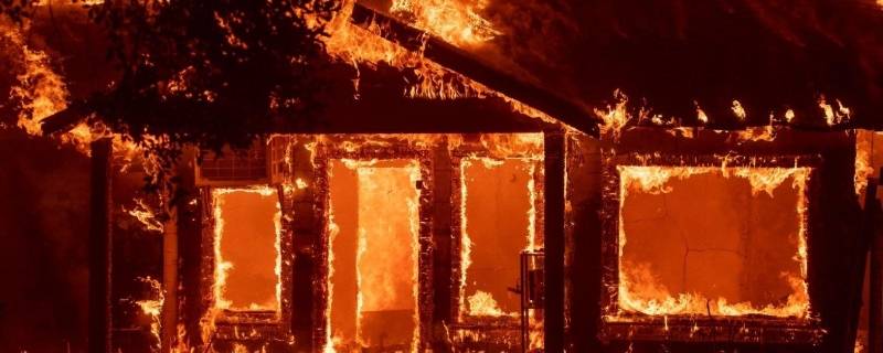 当遇到火灾时要迅速向什么逃生 但遇到火灾时要迅速向什么逃生