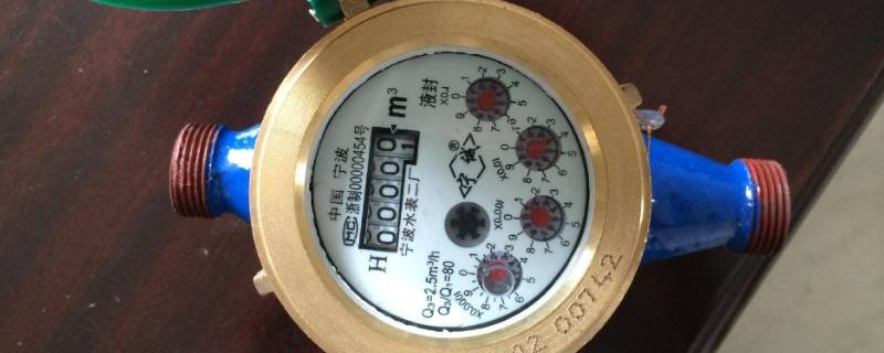 冬天水表冻了可以用开水烫吗（冬天水表冻了怎么办）