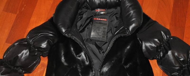 羽绒服染上颜色拿什么洗得掉 羽绒服染了颜色怎么洗