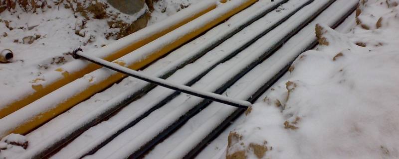 冬天室外水管冻住了怎么办（冬天室外水管冻住了怎么办呢）